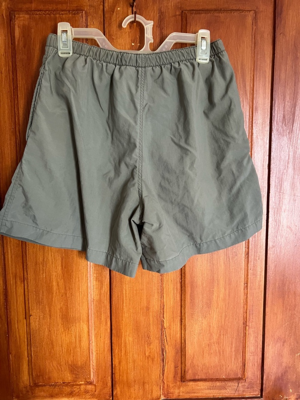Columbia Men's Olive Lightweight Outdoor Shorts - Picture 2 of 6